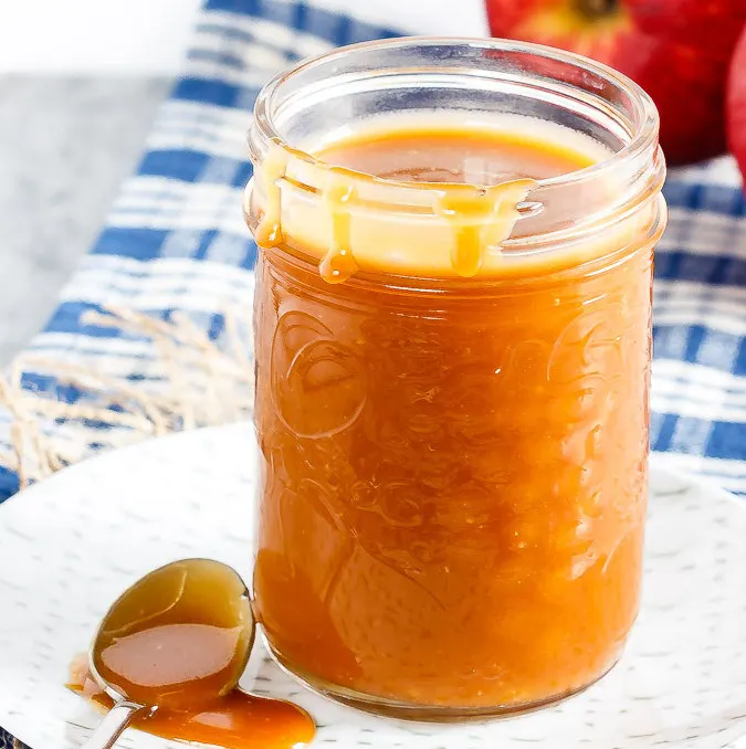 This homemade salted caramel sauce has just 4 ingredients and is so easy to make. If you love salted caramel sauce, you need to try making it!