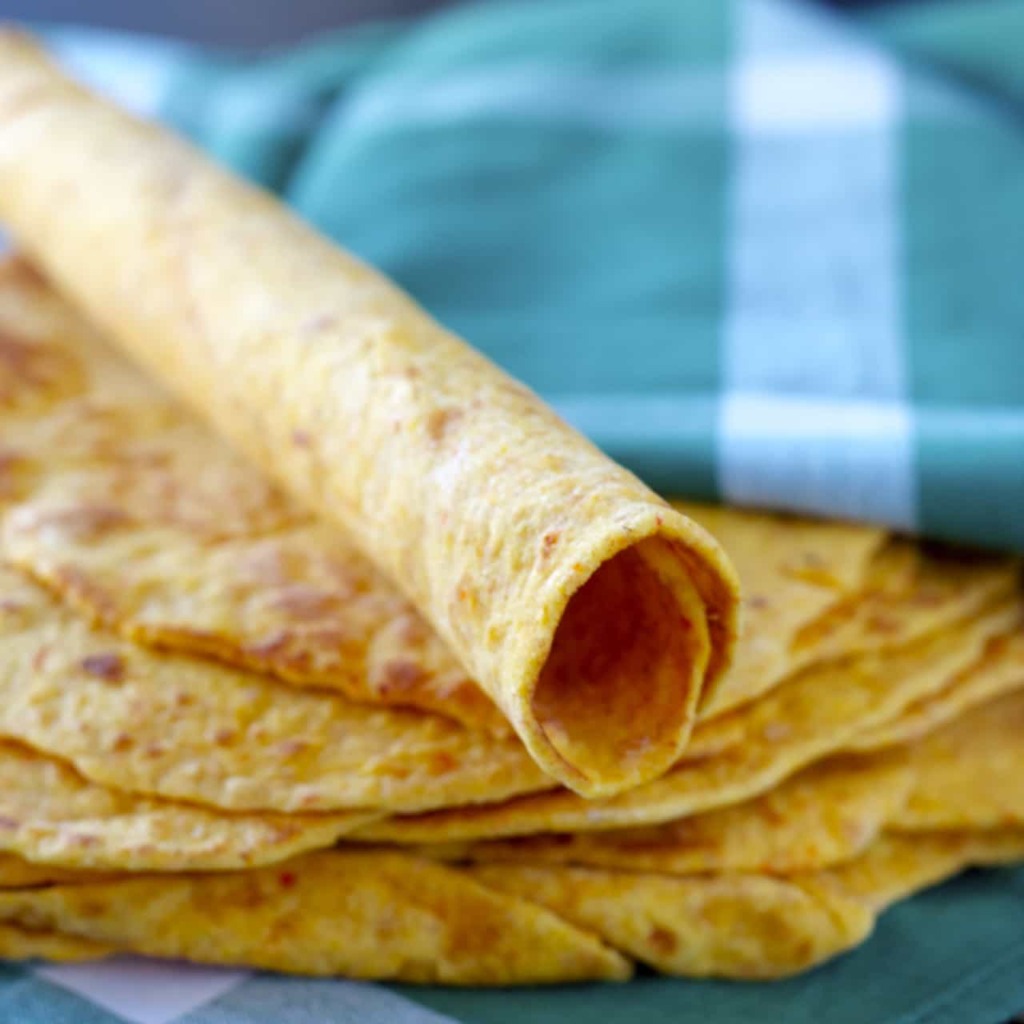 Roasted Red Pepper Tortillas - Bake.Eat.Repeat.