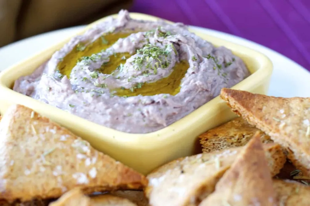 Black Bean Hummus