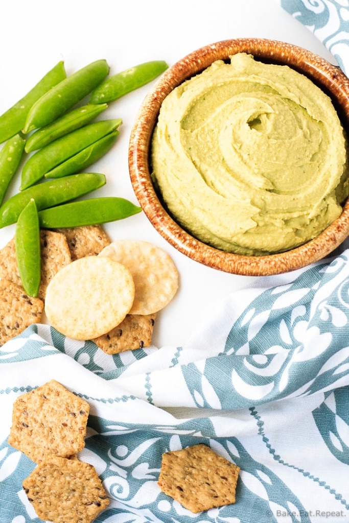 Avocado Hummus - Smooth and creamy avocado hummus - a quick and easy dip that is full of flavour and a healthy snack.