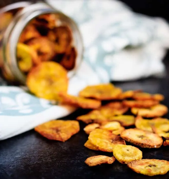 Plantain Chips - Quick and easy plantain chips - crunchy and crispy and perfect to snack on!