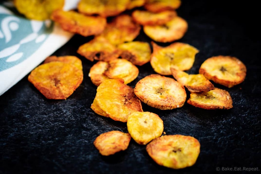 Plantain Chips - Quick and easy plantain chips - crunchy and crispy and perfect to snack on!