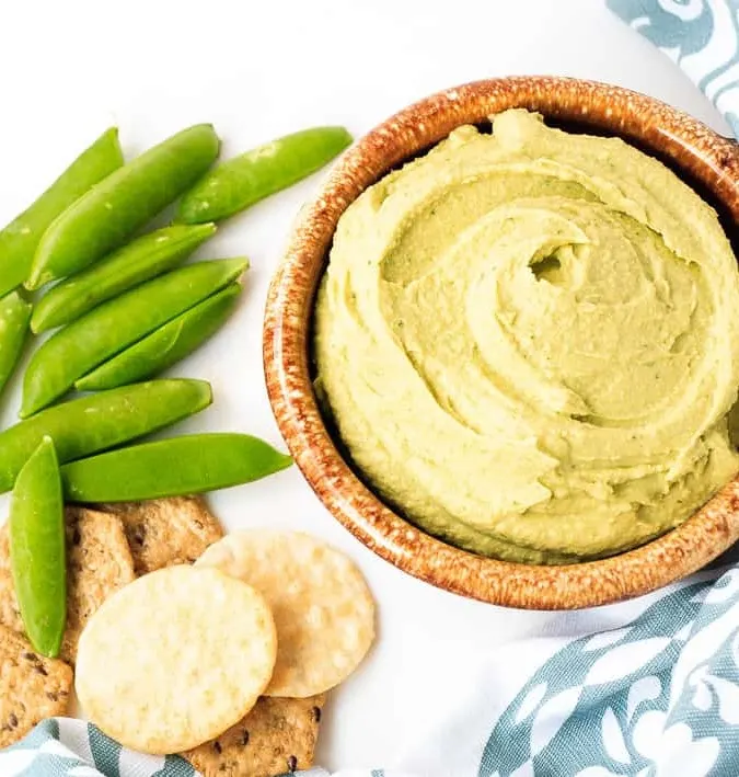 Smooth and creamy avocado hummus - a quick and easy dip that is full of flavour and a healthy snack.