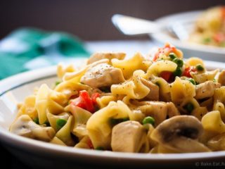 Hazelnut Chicken One Pot Pasta - Hazelnut chicken one pot pasta recipe - an easy meal that is very adaptable and comes together in 30 minutes! Perfect for those busy nights! #30minutethursday