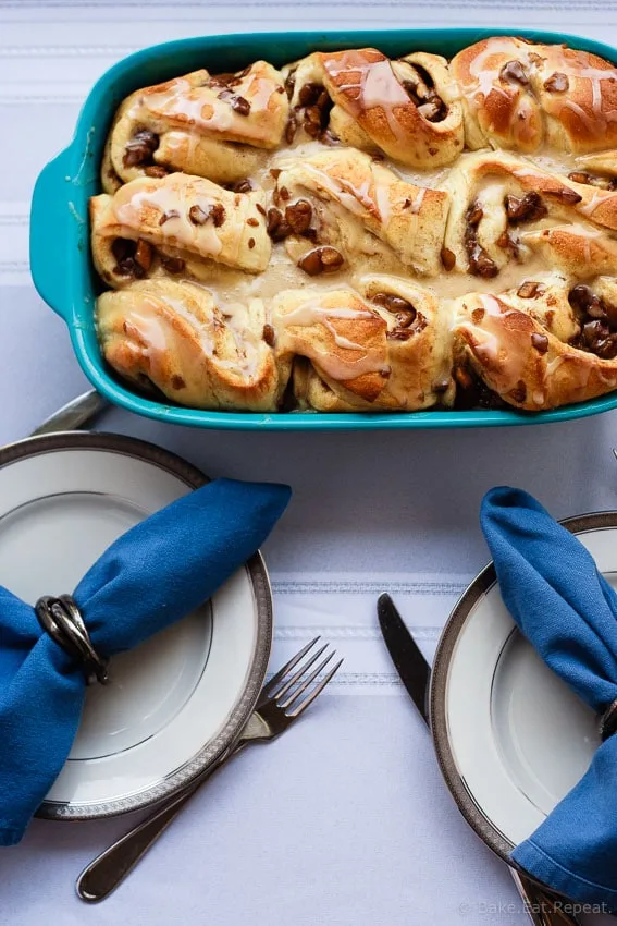 Apple Cinnamon Sweet Rolls - Easy to make, amazing apple cinnamon sweet rolls drizzled with a sweet maple glaze. These need to be part of your weekend brunch plans!