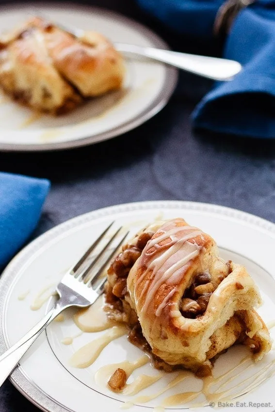 Apple Cinnamon Sweet Rolls - Easy to make, amazing apple cinnamon sweet rolls drizzled with a sweet maple glaze. These need to be part of your weekend brunch plans!