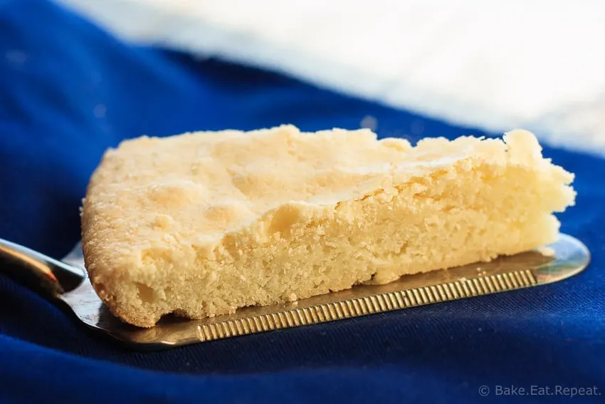 Almond Cake - Almond flavoured cake that is dense and sweet and the perfect treat to add to your Christmas baking list!