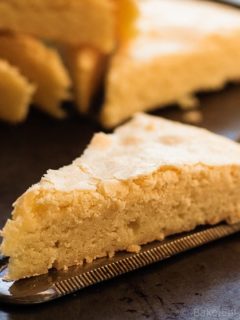 Almond flavoured cake that is dense and sweet. This almond cake is the perfect treat to add to your Christmas baking list!
