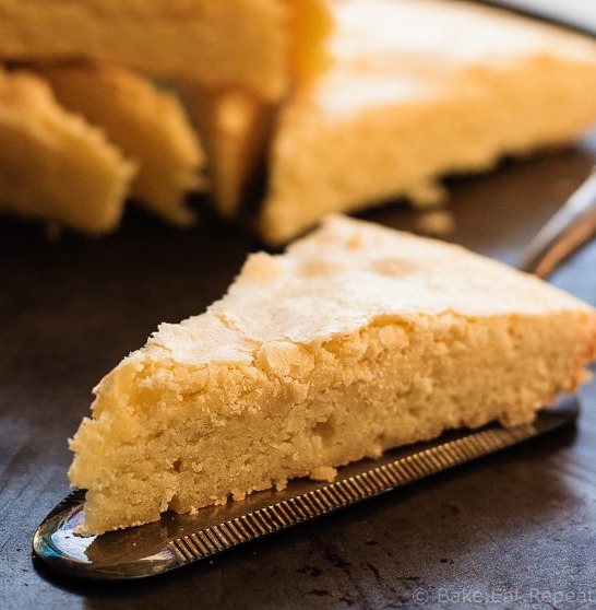 Almond flavoured cake that is dense and sweet. This almond cake is the perfect treat to add to your Christmas baking list!