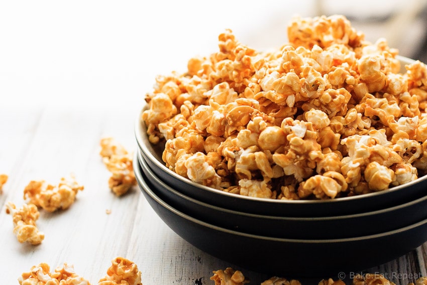 Easy Caramel Corn - Caramel corn that's easy to make and tastes fantastic. The perfect snack or gift for the holidays!