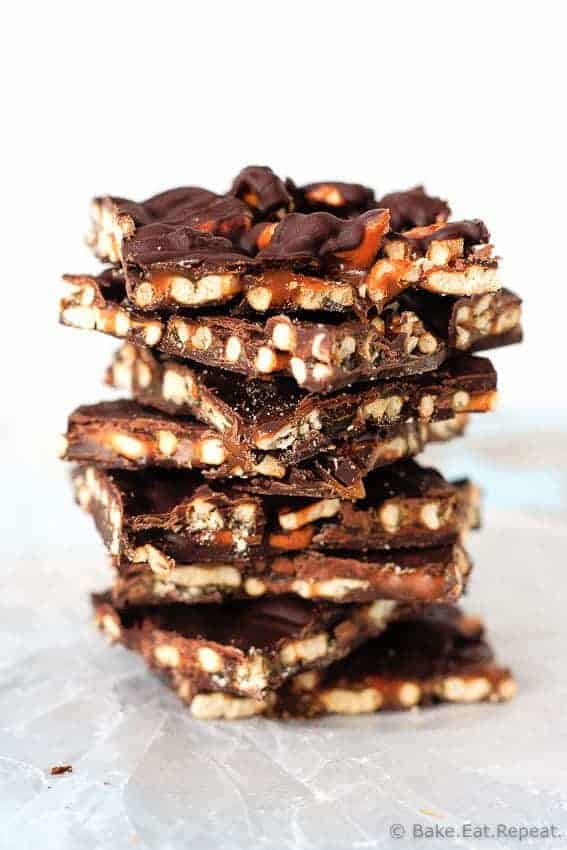 Salted Caramel Pretzel Bark - Easy to make salted caramel pretzel bark that is the perfect decadent treat or gift for Christmas. This stuff is just incredible - sweet, salty, perfect.