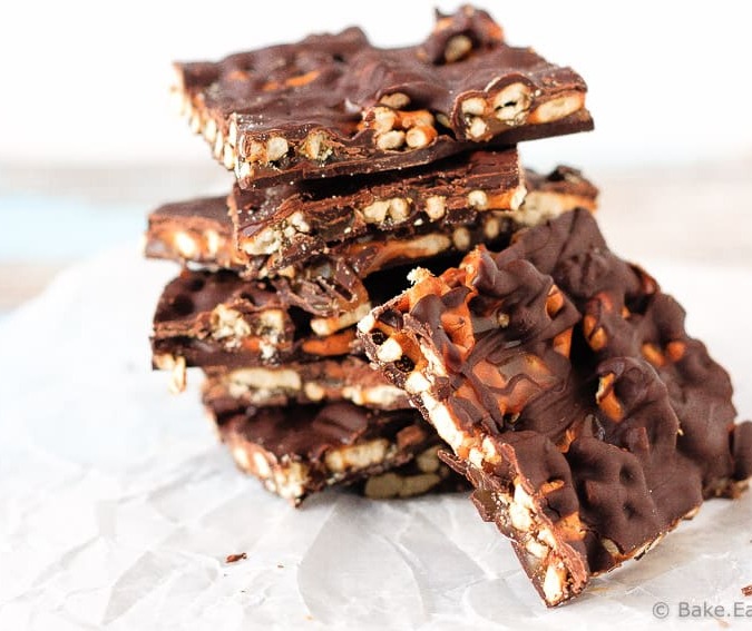 Salted Caramel Pretzel Bark - Easy to make salted caramel pretzel bark that is the perfect decadent treat or gift for Christmas. This stuff is just incredible - sweet, salty, perfect.