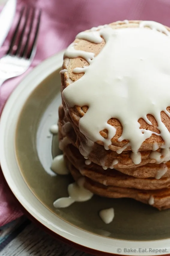 Cinnamon Roll Pancakes - A quick and easy fix for your cinnamon roll craving, these cinnamon roll pancakes are a fantastic breakfast treat!