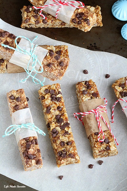 {healthy}{no-bake} Peanut Butter Chocolate Chips Granola Bars by -- @LifeMadeSweeter
