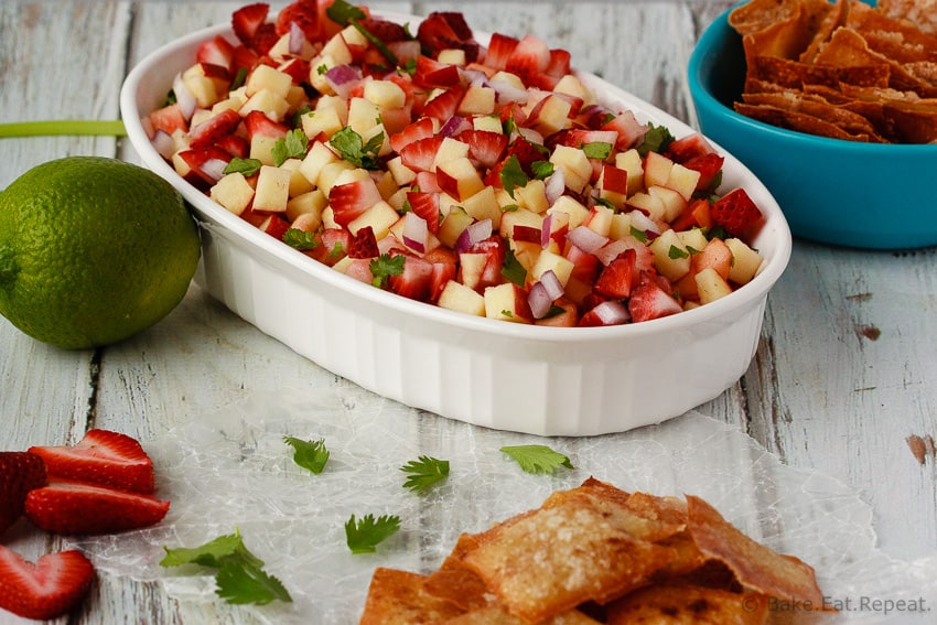 Cinnamon Wonton Chips with Fruit Salsa - Quick and easy cinnamon wonton chips with fruit salsa that is the perfect healthy snack - plus it's great for packing in your lunch!