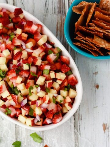 Cinnamon Wonton Chips with Fruit Salsa