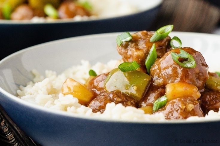 Sweet and Sour Meatballs - Quick and easy sweet and sour meatballs with green pepper and pineapple. On the table in 30 minutes and the whole family will love them!