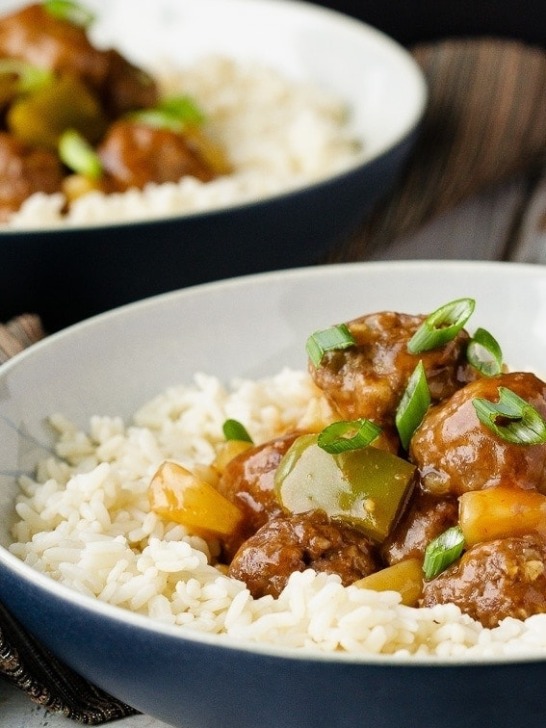 Sweet and Sour Meatballs - Quick and easy sweet and sour meatballs with green pepper and pineapple. On the table in 30 minutes and the whole family will love them!