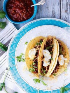 20 Minute Ground Beef Tacos - A quick and easy weeknight meal, only 20 minutes to have these fantastic ground beef tacos on the table! Plus, the prepared taco meat freezes beautifully! #30MinuteThursday