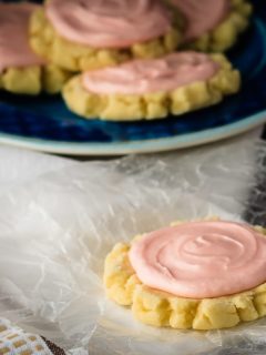 Swig Sugar Cookie Recipe - The best sugar cookies I’ve ever made – or eaten! This copycat Swig sugar cookie recipe is fast and easy and the cookies stay super soft. They're amazing!