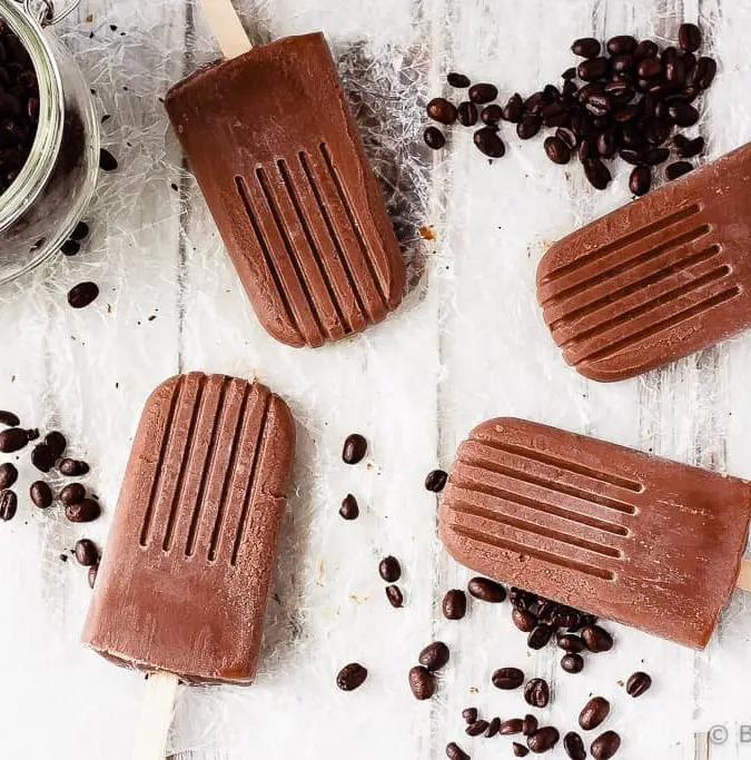 Mocha Fudgsicles - Homemade mocha fudgsicles that are quick and easy to make and are the perfect dessert. Creamy, chocolate-y, fudgy, mocha flavoured fudgsicles.