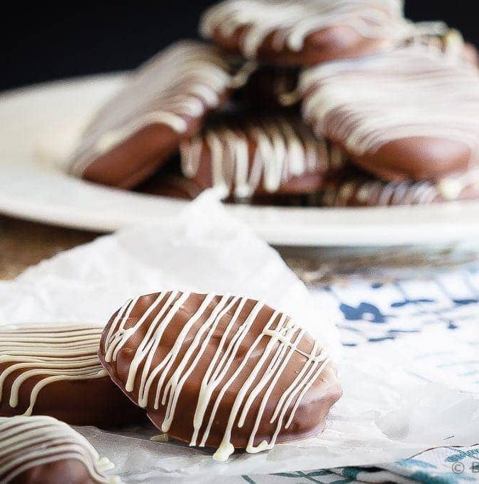 Easy to make homemade thin mints that are just like the real thing - crisp, slice and bake chocolate mint cookies coated in chocolate - they're amazing!