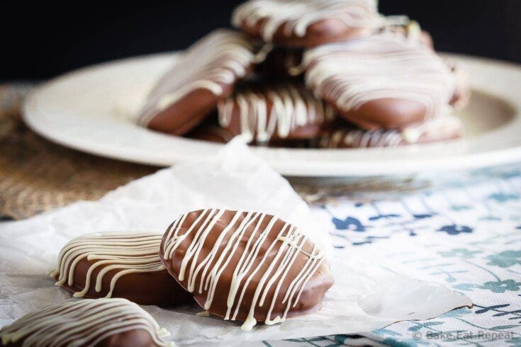 Easy to make homemade thin mints that are just like the real thing - crisp, slice and bake chocolate mint cookies coated in chocolate - they're amazing!