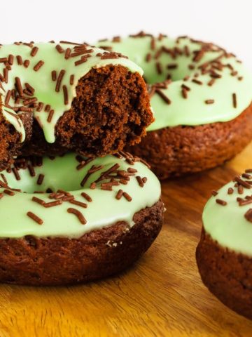 Baked Chocolate Mint Doughnuts