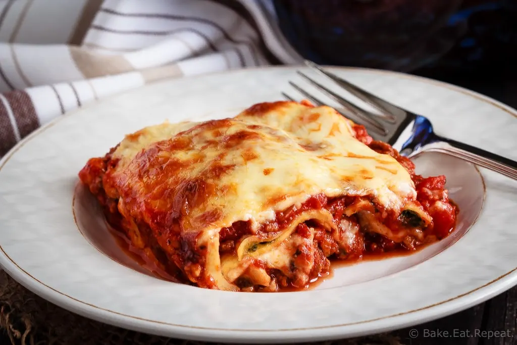 Ravioli Lasagna - An easier and faster version of a favourite pasta dish, this ravioli lasagna is absolutely amazing. Quick to make and tastes like the real thing!