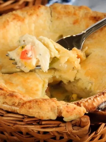 https://bake-eat-repeat.com/wp-content/uploads/2017/03/Chicken-Pot-Pie-2-360x480.jpg.webp