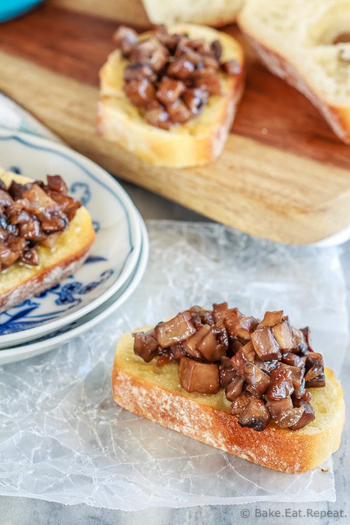 This maple mushroom crostini is the perfect appetizer or snack! Sauteed mushrooms caramelized with maple syrup and served on toasted baguette - so good!