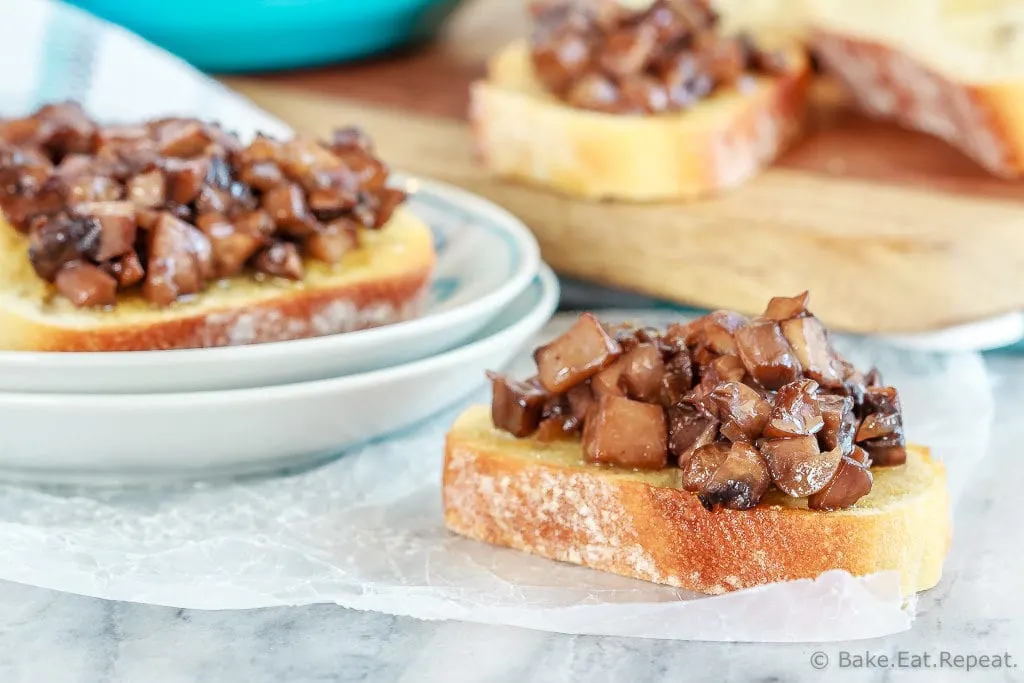 This maple mushroom crostini is the perfect appetizer or snack! Sauteed mushrooms caramelized with maple syrup and served on toasted baguette - so good!