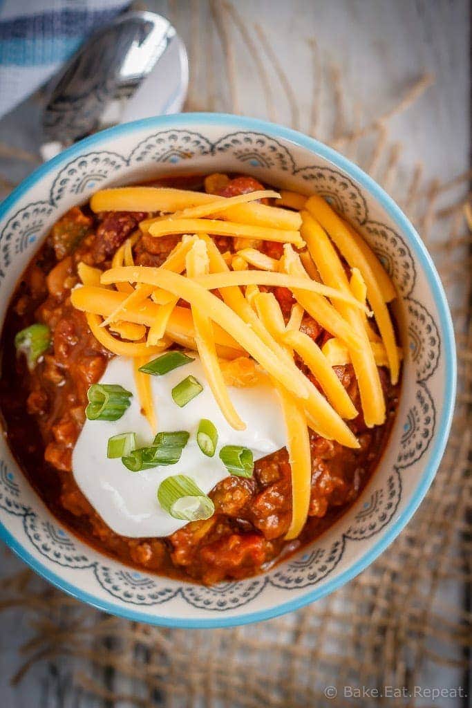 This slow cooker chili is super quick and easy to throw together and makes the perfect warming meal for these cold winter evenings!