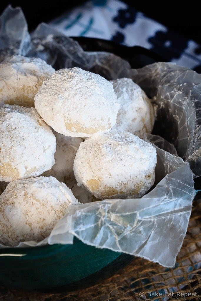 almond snowball cookies