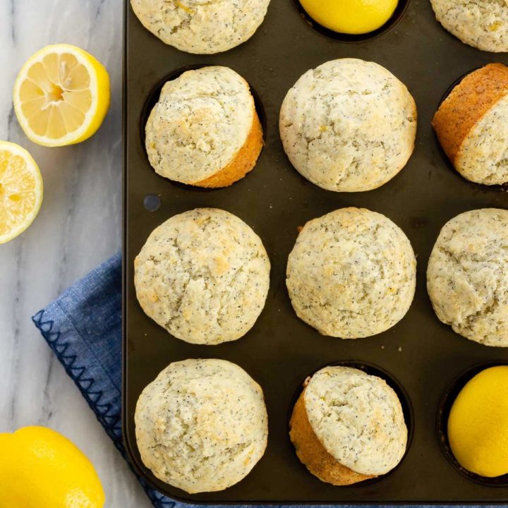 Easy lemon poppyseed muffins