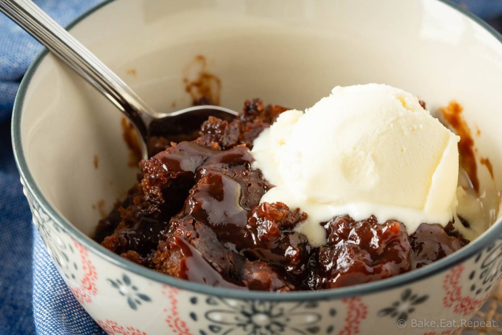 Slow cooker chocolate lava cake