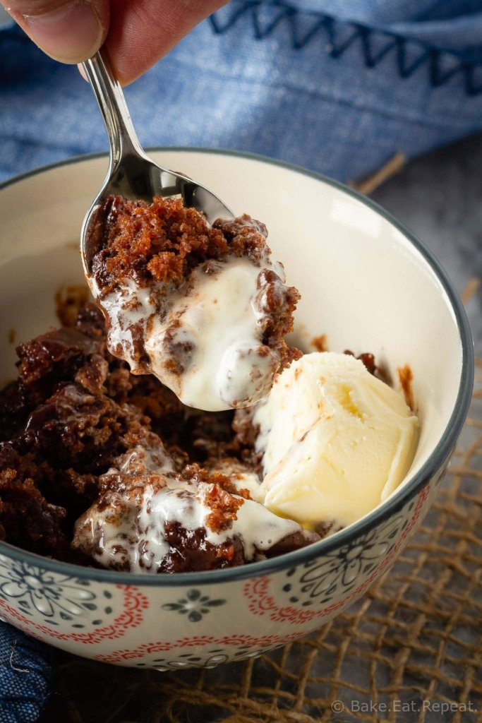 Chocolate pudding cake