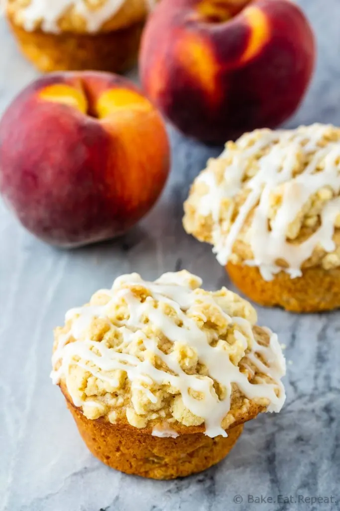 Peach crumble muffins