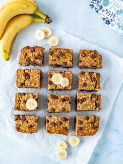Oatmeal bars with bananas and chocolate chips.