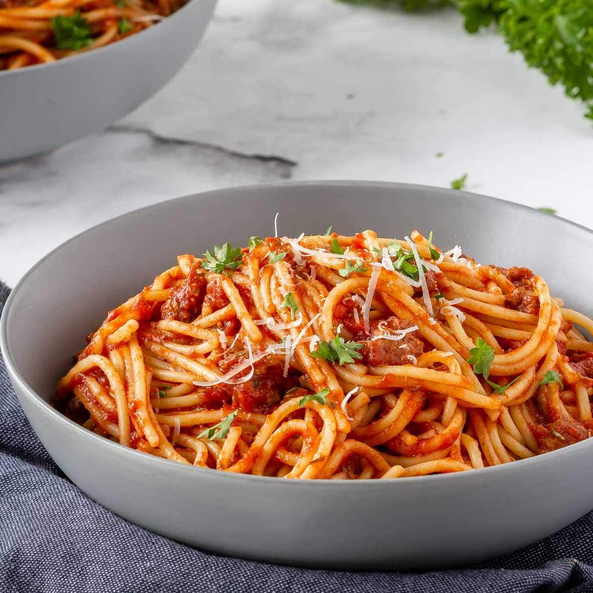 How to make the SIMPLEST spaghetti bolognese recipe at home