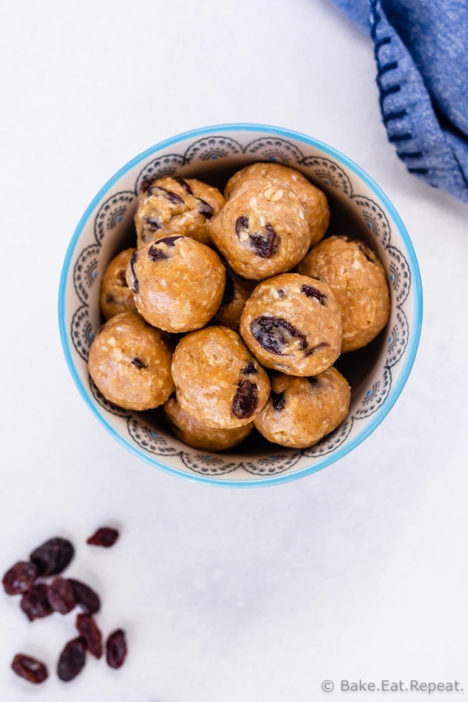 Oatmeal raisin energy balls