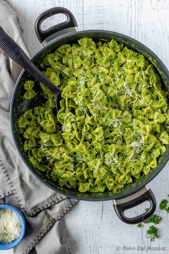 Pesto pasta sauce