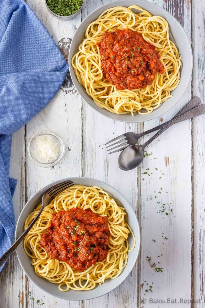 Easy to make slow cooker Bolognese pasta sauce