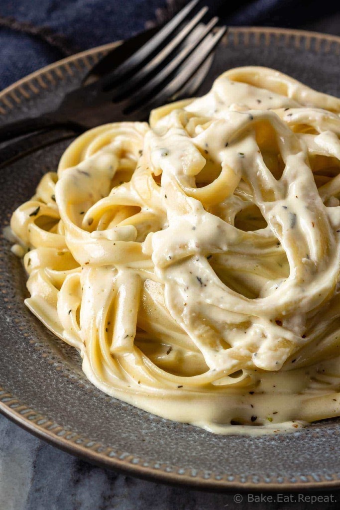 Homemade Alfredo Sauce - Bake. Eat. Repeat.