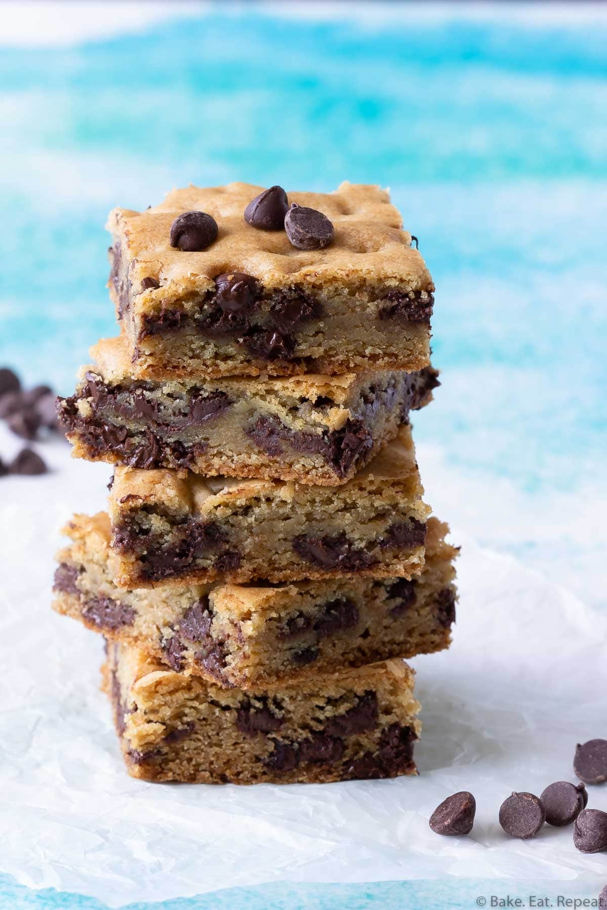 https://bake-eat-repeat.com/wp-content/uploads/2020/10/Chocolate-Chip-Cookie-Bars-9.jpg