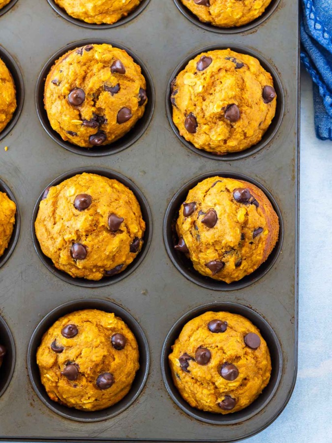 pumpkin oatmeal muffins