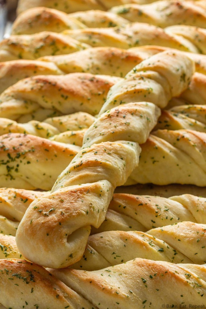 easy garlic breadsticks