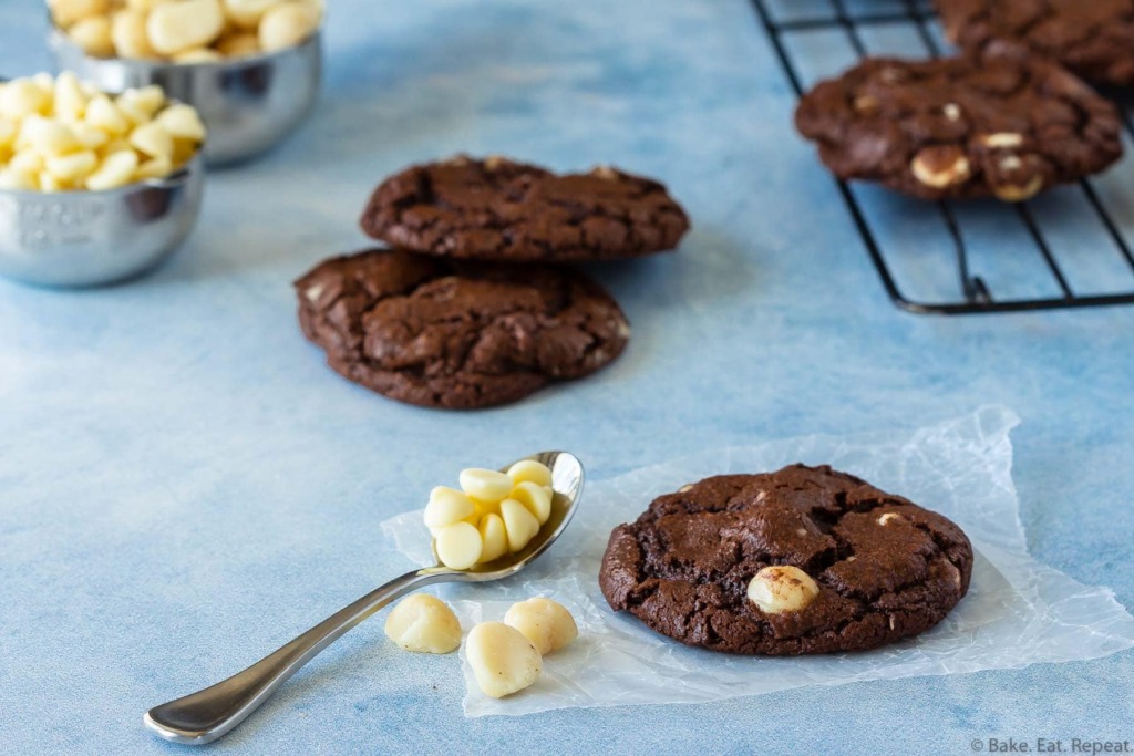 easy chocolate macadamia nut cookies