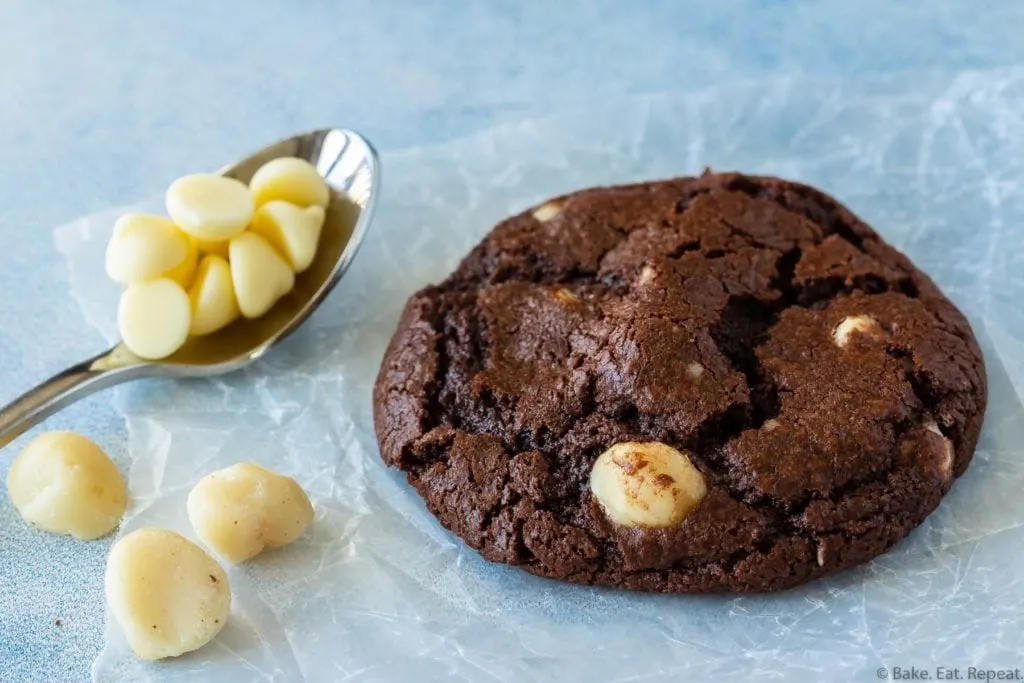 easy macadamia nut chocolate cookies