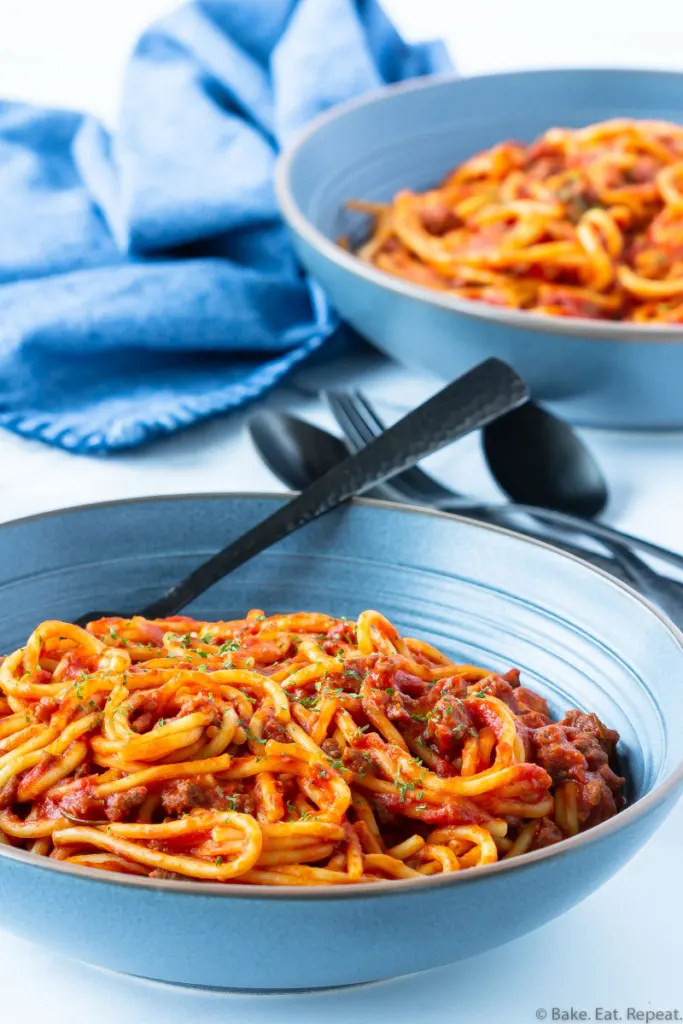 Instant Pot spaghetti in two bowls